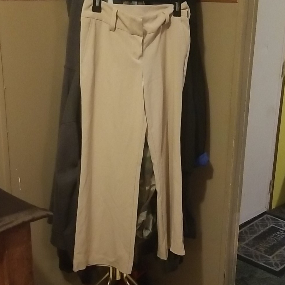 COMFORTABLE & SOFT Cropped khaki